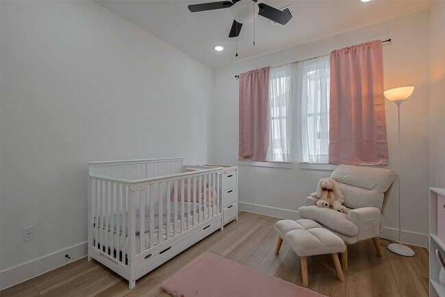 Photo - 778 Mansfield St