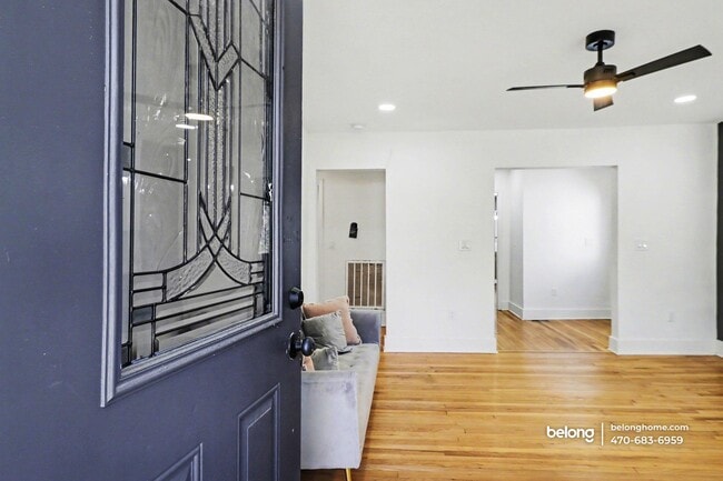 Photo - 1866 Thompson Ave