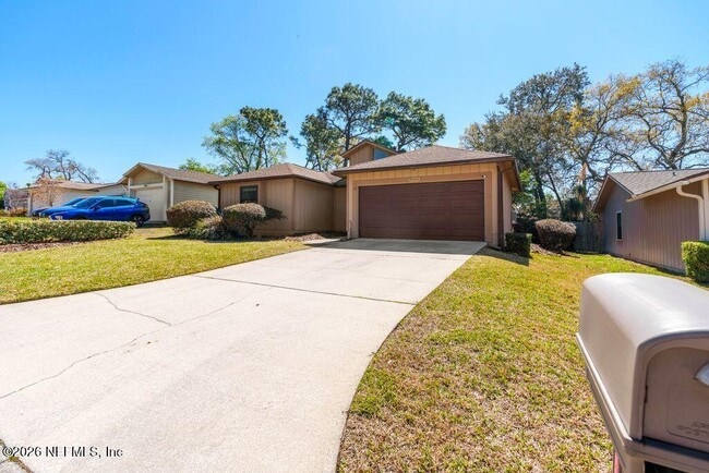 Photo - 8066 Le Havre Dr N