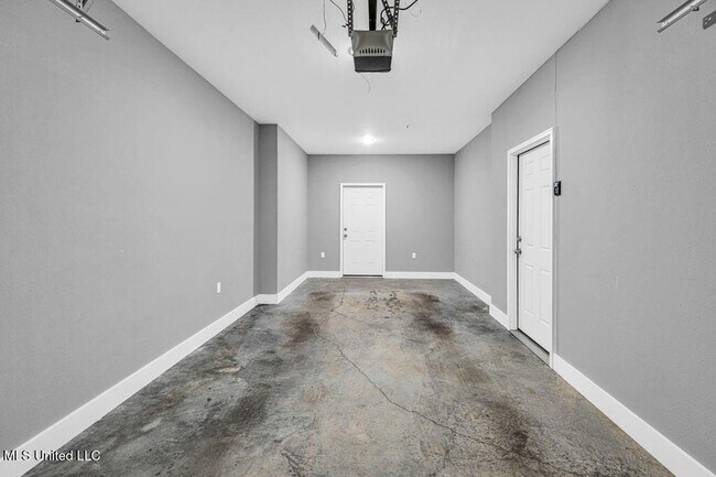 103 E Orchard Loop