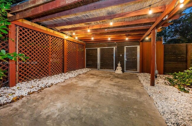 Photo - 781 NE 75th St