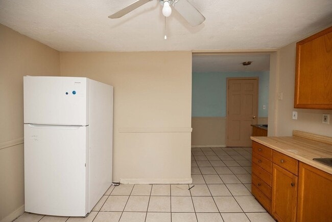 Photo - 17 Montague St Unit B