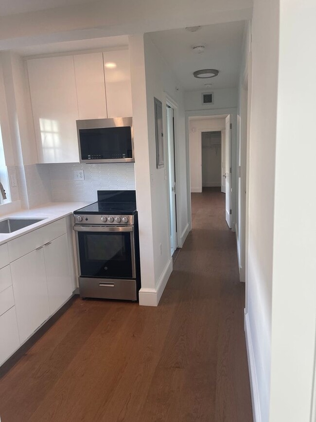 Photo - Harvard Sq 2 bed Split Brand New Renovation, 1 month Free rent Vacant and ready