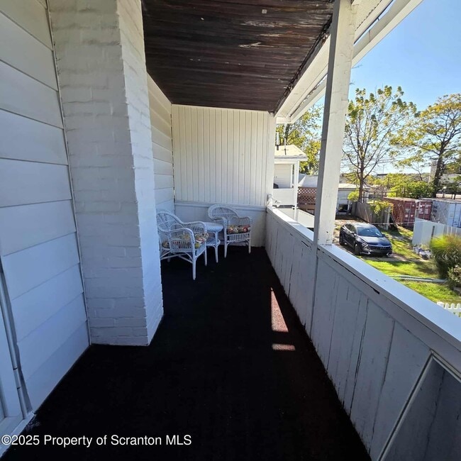 Photo - 1413 Sanderson Ave