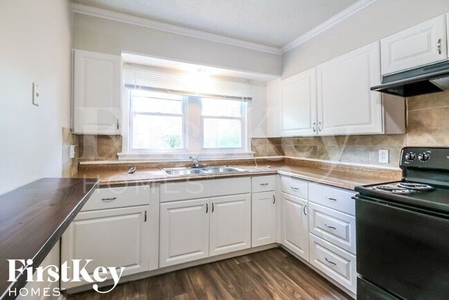 Photo - 5805 E 100th St