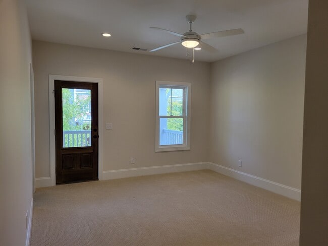 Photo - 3907 Harkers Way