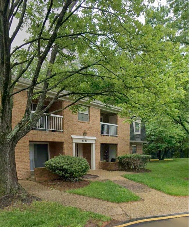 Building Photo - 5932 Cove Landing Rd