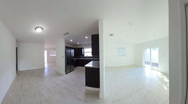 Photo - 2728 SW 5th St