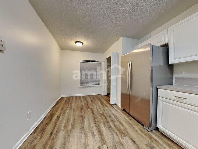 Photo - 3943 Hunters Lake Cir E