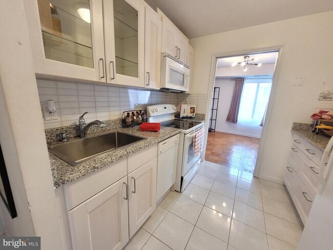 Photo - 3101 S Manchester St Unit 512