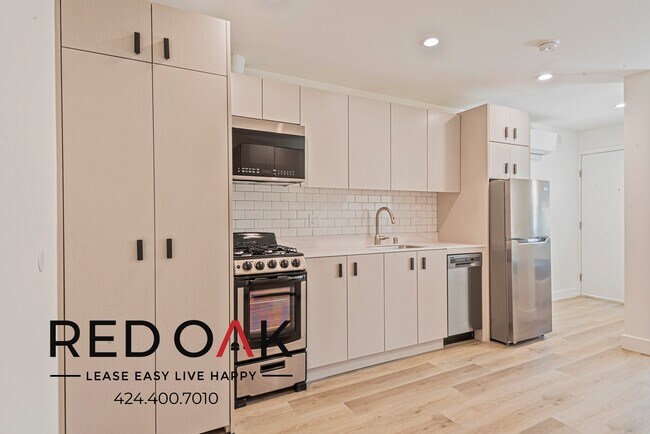 Photo - ~2 Months FREE~ Refurbished Studio with Fu... Unidad 17