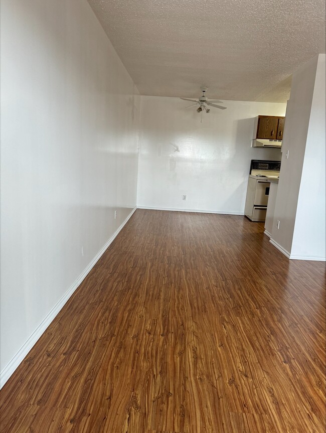 Photo - 10012-10013 3 St Unit 204
