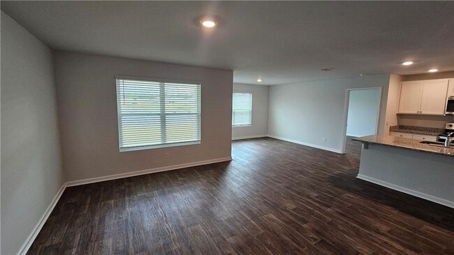 Photo - 511 Autumns Wood Cir W