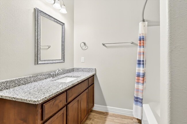 Building Photo - 2214 Cuarzo Dr