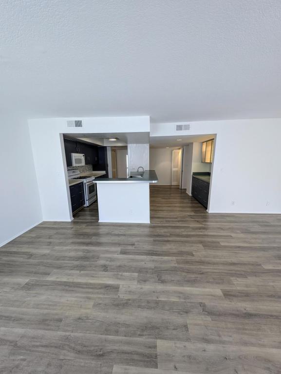 Photo - 1312 S Saltair Ave