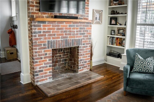 Photo - 28 Warren St NE