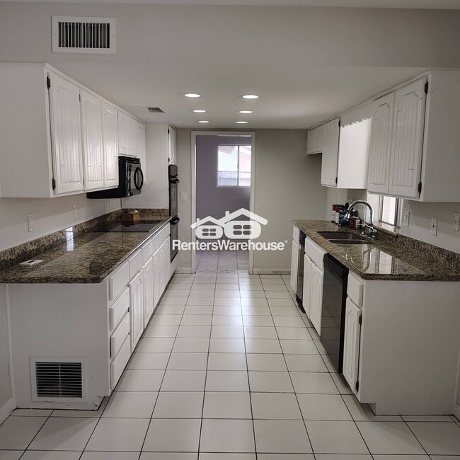 Photo - 1724 E Hope St