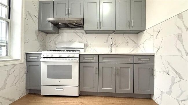 Building Photo - 7807 3rd Ave Unit 3F