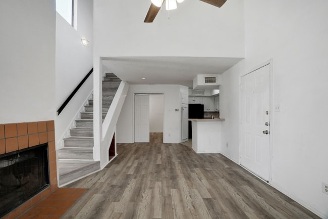 Photo - 9821 Walnut St Unidad K204