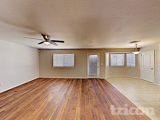 Photo - 37938 N Amy Ln