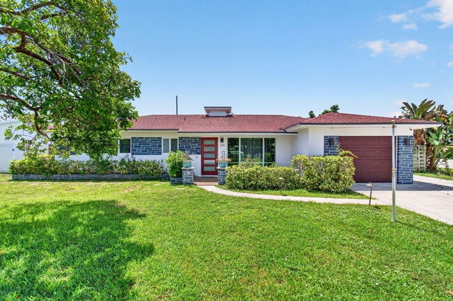 Photo - 200 NE 28th Terrace