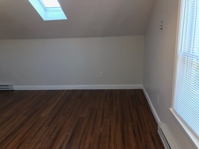 90 Sutton St Unit 3rd