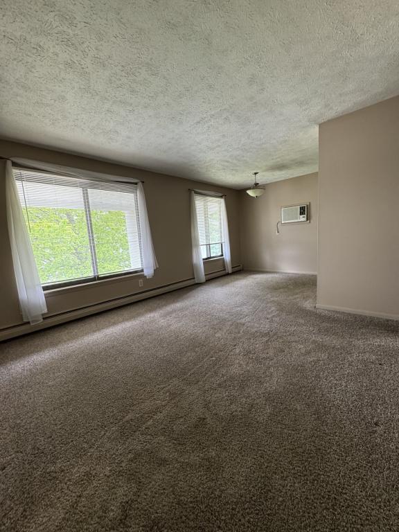 Building Photo - 3839 Silver Lake Rd