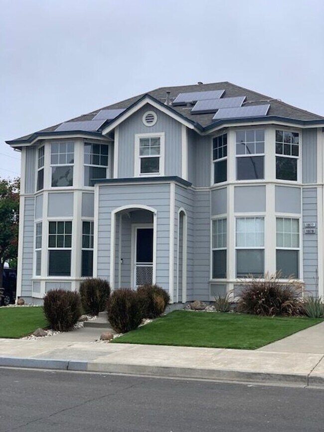 Photo - ~4 Bedroom 2.5 Bath House ~ Includes Water & has Solar ~ Huge Savings on Utilities ~