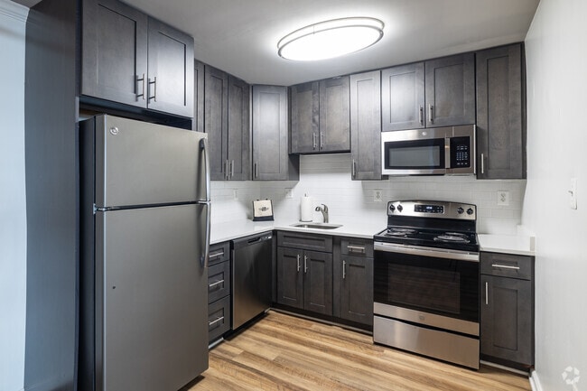 Interior Photo - Whitestone at Landmark Rental