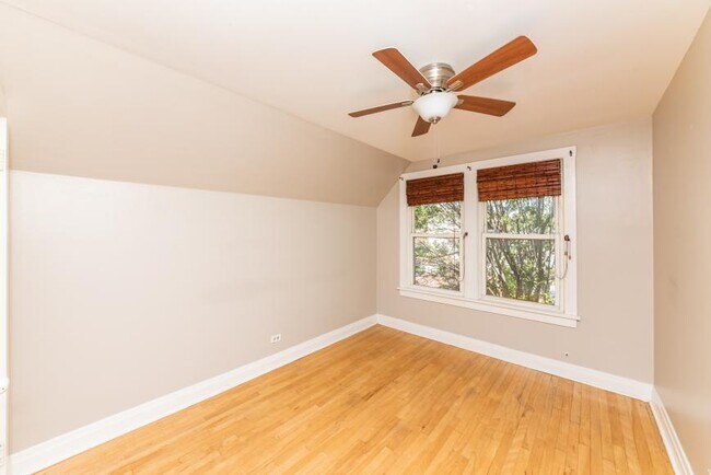 2 bedroom in Chicago IL 60618 - 2 bedroom in Chicago IL 60618 Condo Unit 2