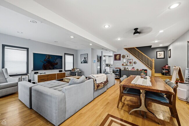 Photo - 1440 Circle Ave