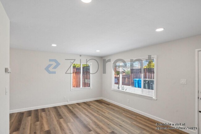 Photo - 1498 Valota Rd