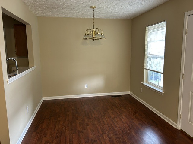 Photo - 224 Kendale St