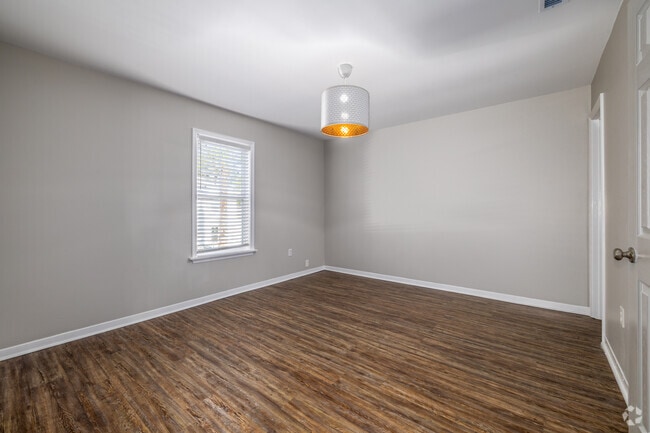 2BR, 2BA - 844SF - Bedroom - Baytree Ridge