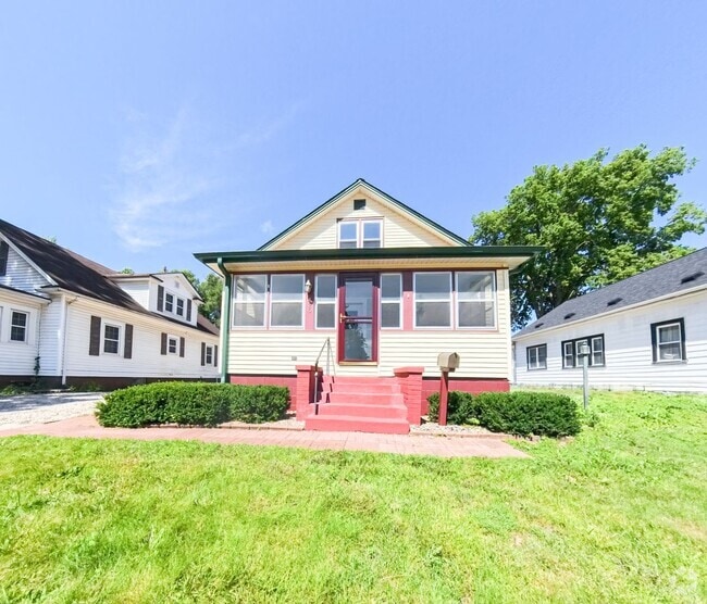 Building Photo - Newly updated 3 bedroom 2 bathroom home
