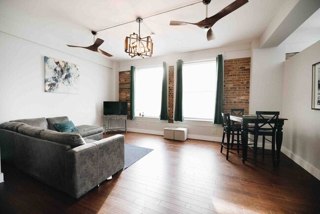 Photo - 915 Franklin St Unit 5H