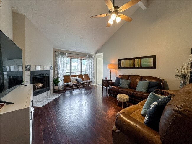 Building Photo - 2909 Laurelridge Dr