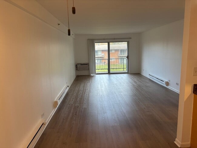 Photo - 1900 Knights Bridge Dr