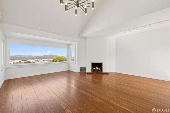 Building Photo - 2680 Union St Unit 2680