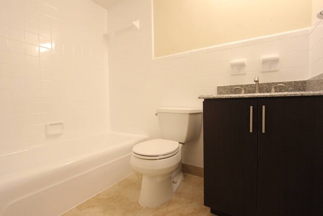 Bathroom - Beach Heights Of Hollywood Inc.