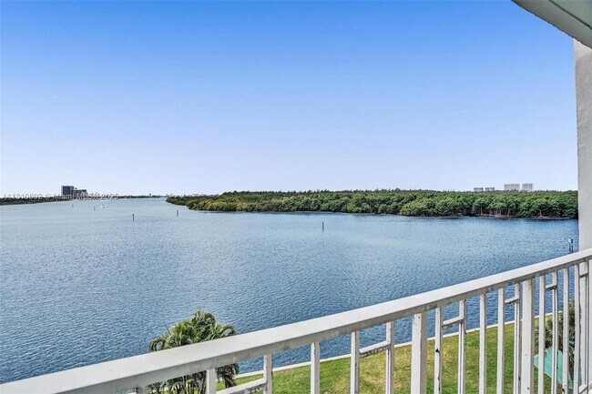 Photo - 500 Bayview Dr Unit 826