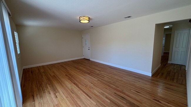 Photo - s08096 Unit 8096