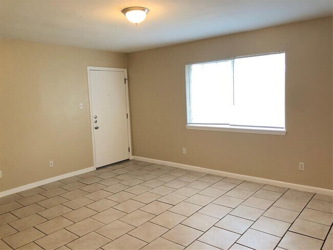 Photo - 7300 Twin Crest Dr