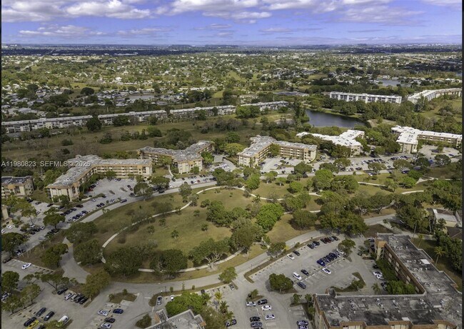 Photo - 6101 N Falls Cir Dr Unit 405