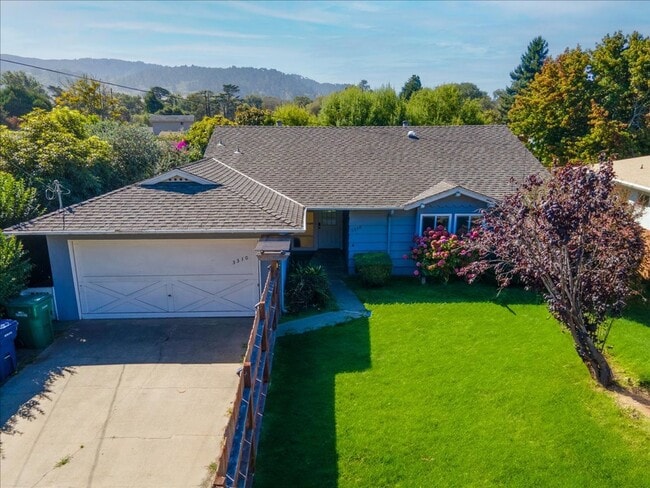 Building Photo - Three bedroom Carmel Home near ocean - Early May