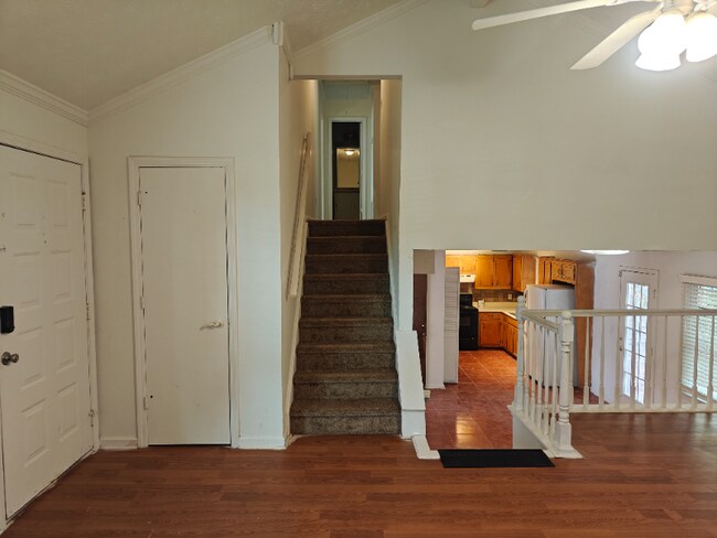 Photo - 1125 Memory Ln