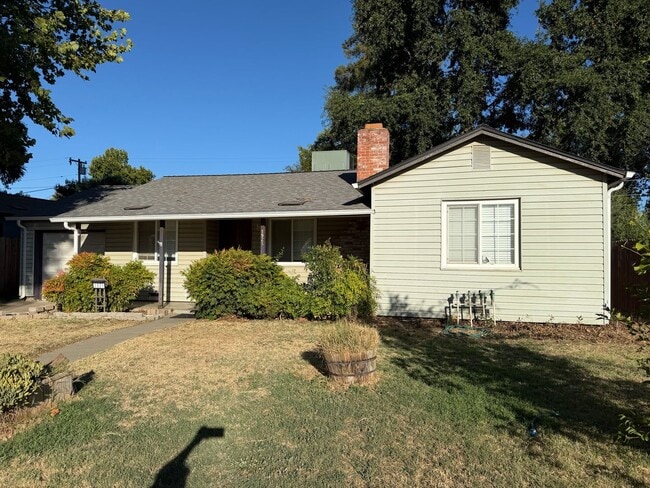 Building Photo - For Rent: Updated 2 Bed / 1 Bath Home in West Sacramento