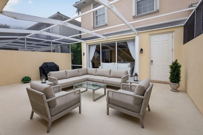 213 Barcelona Dr