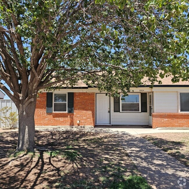 Building Photo - 3204 W Kansas Ave Rental