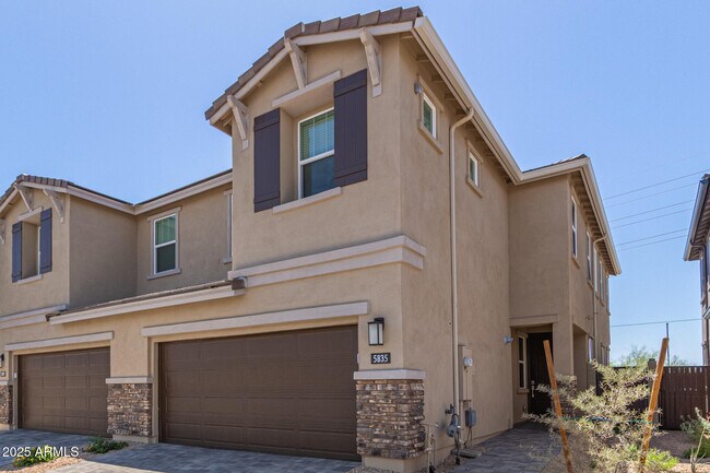 5835 E Rose Garden Ln